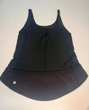 Lululemon size 6 thumbnail 1