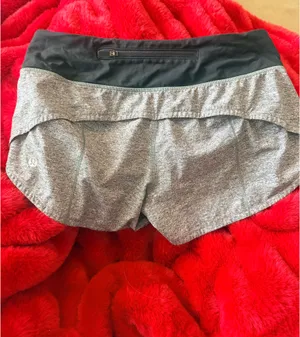 Lululemon Shorts thumbnail 3