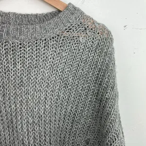 American Eagle Open knit crew neck pulloverer sweaterter gray Medium oversized thumbnail 4