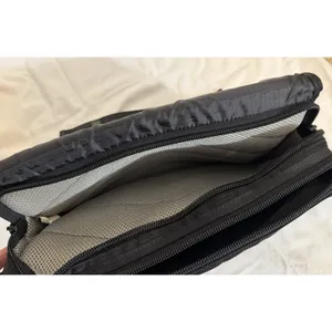 Targus Unofficial Messenger Bag TSM104US Black‎ Nylon EUC Laptop Pockets thumbnail 5