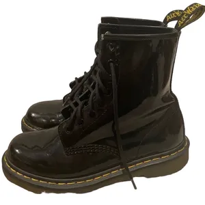 Dr. Martens 1460 Boot 8 hole patent leather 8 thumbnail 4