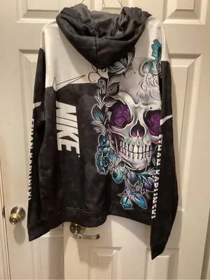 Nike Women’s Black & White Skull Graphic Pullover Hoodie thumbnail 3