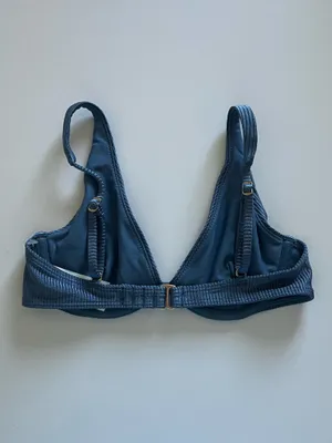 {Hollister} Brand New Gray Shimmer Underwire Bikini Top thumbnail 4