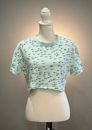 Light Blue Nike Cropped Tee Size M EUC thumbnail 1