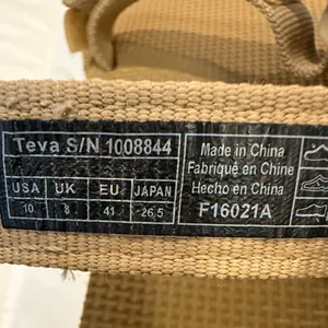 Teva Flatform Universal Sandals – Lark – Size 10 – Tan & White – 1 1/4” Platform thumbnail 6