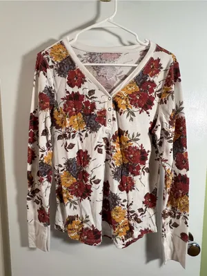Time and Tru Women’s Size Large 12-14 Thermal Henley Top Long Sleeve White‎ thumbnail 2