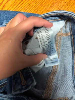 American Eagle Mom Straight Jeans thumbnail 3