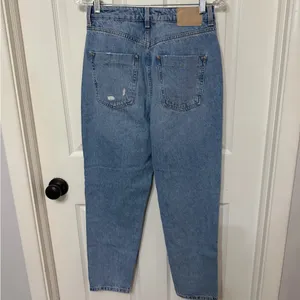 ZARA high rise mom‎ jeans size 6 light distressing thumbnail 5