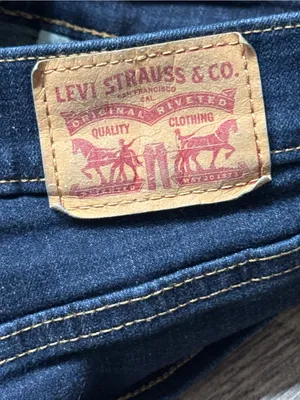 Levi’s Classic Bootcut Dark Wash Jeans Size 6 | Flattering Fit thumbnail 7