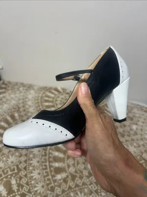 Black and White Mary Jane Block Heel Pumps thumbnail 9