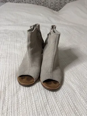 Toms Light Gray Quilted Suede Peep-Toe Ankle Booties thumbnail 2