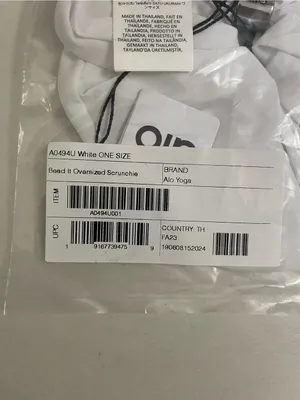 Alo Yoga NWT Bead it Oversized White Scrunchie Hair Tie with Brand Accent thumbnail 4