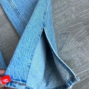 Abercrombie Ultra High Rise 90s Straight Jean, Light with Vent Hem thumbnail 8