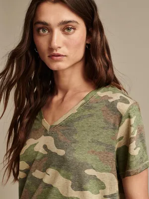 Lucky brand ultra-soft classic V-neck tee women's size medium oversized camo thumbnail 4