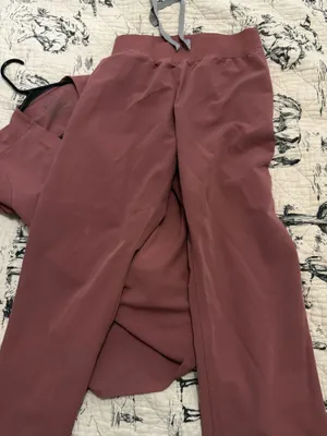 Livingston FIGS Scrub Pants High-Waisted thumbnail 3
