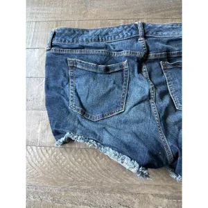 Torrid women's Blue Distressed 3" Jean Shorts Size 18‎ thumbnail 8