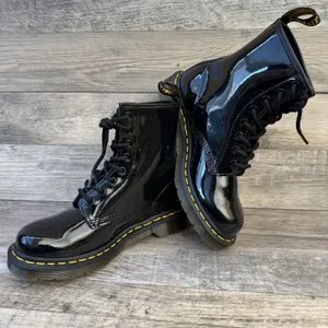 Dr. Martens 1460 Women’s Patent Lamper Lace Up Boots Shiny Black US 7 W /US 6 M thumbnail 2