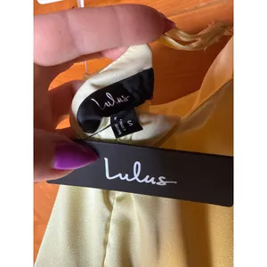 NWT Lulus Signature Elegance Pale Yellow Satin One-Shoulder Maxi Dress Gala Sz S thumbnail 7