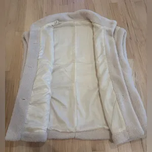 Amazon Women’s Oversized Sherpa Vest thumbnail 6