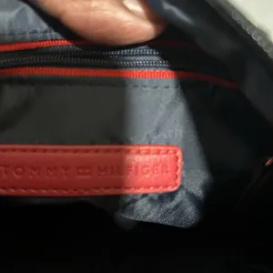 Tommy Hilfiger Navy and Red Interior Crossbody bag thumbnail 5