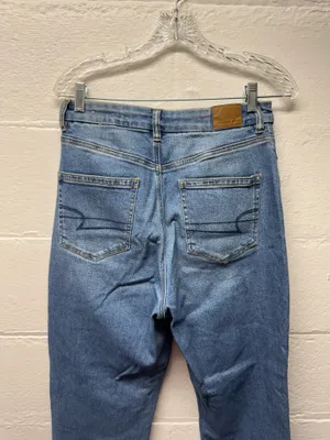 American Eagle Curvy Mom Jeans thumbnail 4