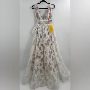 Bronx and Banco Lily Blanc Embroidered Gown US2/XS thumbnail 6