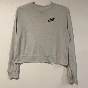 Nike Gray Cropped Crewneck Sweatshirt Women’s Small | Logo Pullover thumbnail 1