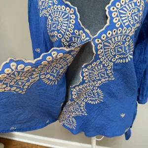 Figueroa & Flower Med Blouse Embroidered Faux Wrap Royal Blue Side Tie Crinkled thumbnail 3