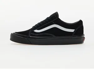 Vans Women's Black & White Old Skool Low-Top Sneakers thumbnail 6