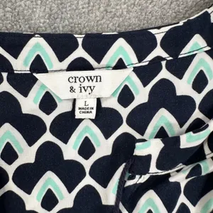 Crown & Ivy Blue Print Sleeveless Blouse Women's Large V-Neck Ruffle Hem Tassel thumbnail 3
