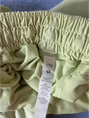 Lululemon Hotty Hot 2.5" thumbnail 3