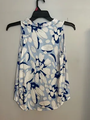 LOFT Blue‎ & White Floral Ruffle-Trim V-Neck Camisole thumbnail 2