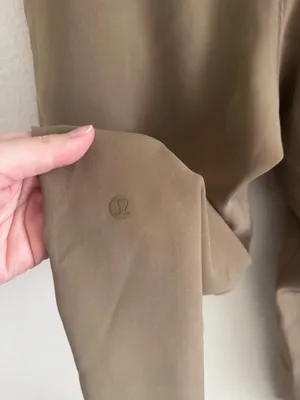 Lululemon On The Fly Crop *Woven 23” 12 Frontier thumbnail 5
