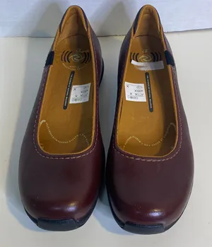 Aura Z7 Leather Shoes Burgundy flat shoes women's Size 7 thumbnail 1