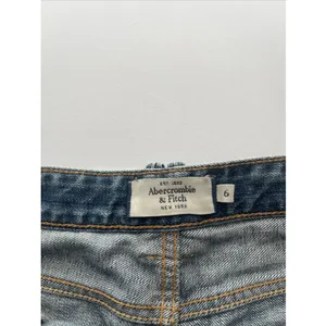 Abercrombie & Fitch Button Fly Cuffed Denim Shorts Size 6 thumbnail 7