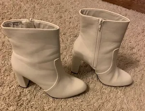 Dissh White Booties thumbnail 3