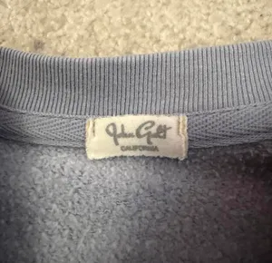 brandy melville new york oversized crewneck thumbnail 2