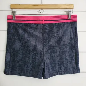 Under‎ Armour 3" Shorts Black with pink band active wear Size L thumbnail 4