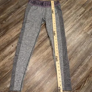 Gymshark Women’s Gray Toned Low Rise‎ Training Athletic Logo Legging Size XS thumbnail 3