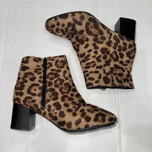 Bobbie Brooks Sz 7 Faux Suede Leopard Print Zip Up Stack Heel Ankle Boots thumbnail 1