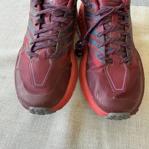 Hoka One One Running Shoes Womens Size 8.5 Speedgoat 4 Red Maroon Sneakers Gym thumbnail 10