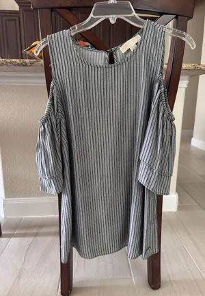 Michael Kors cold shoulder Blouse thumbnail 1