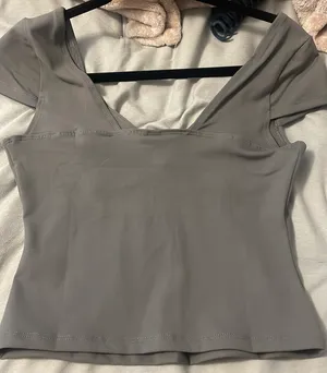 Amazon deep v neck grey tank top thumbnail 3