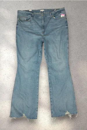 Good American Good Curve Bootcut Jeans Women's 30 Plus Light Wash High Rise NWOT thumbnail 1