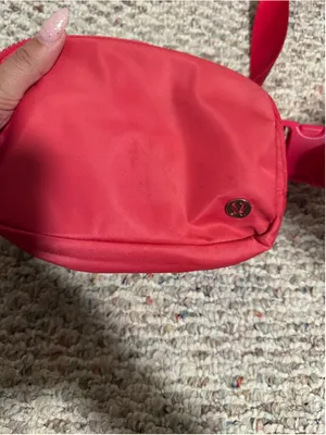 Lululemon Everywhere Belt Bag *1L Fuchsia Pink Red Crossbody Adjustable thumbnail 3