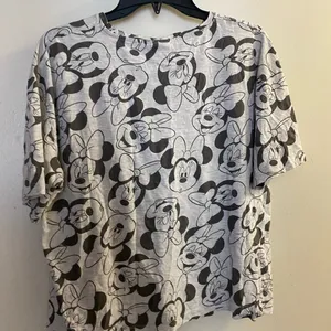 Disney Womens Minnie Mouse Tee T Shirt 2XL Bust 44” Black Gray Allover Print thumbnail 3