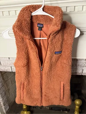 Patagonia Sherpa-Lined Vest in Rust thumbnail 1