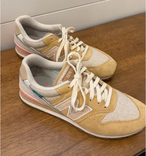 996 Classic New Balance Sneakers - Size 7 thumbnail 1