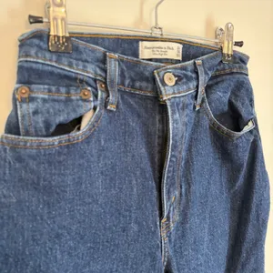 Abercrombie‎ & Fitch '90s Slim Straight Ultra High Rise Curve Love Jeans 24 00 thumbnail 3
