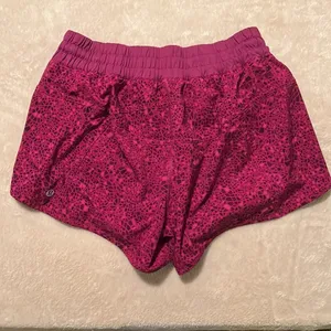 EUC Lululemon Tracker Low-Rise Lined Short thumbnail 2